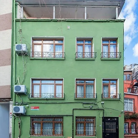 Life Апартаменты *